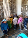 Kindergartenbesuch in der Muschelgrotte